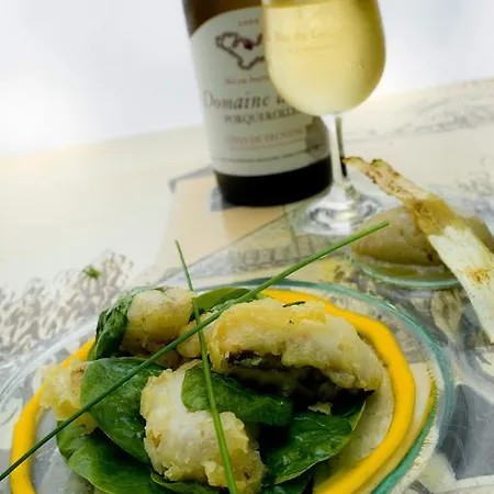 Отель Le Mas Du Langoustier